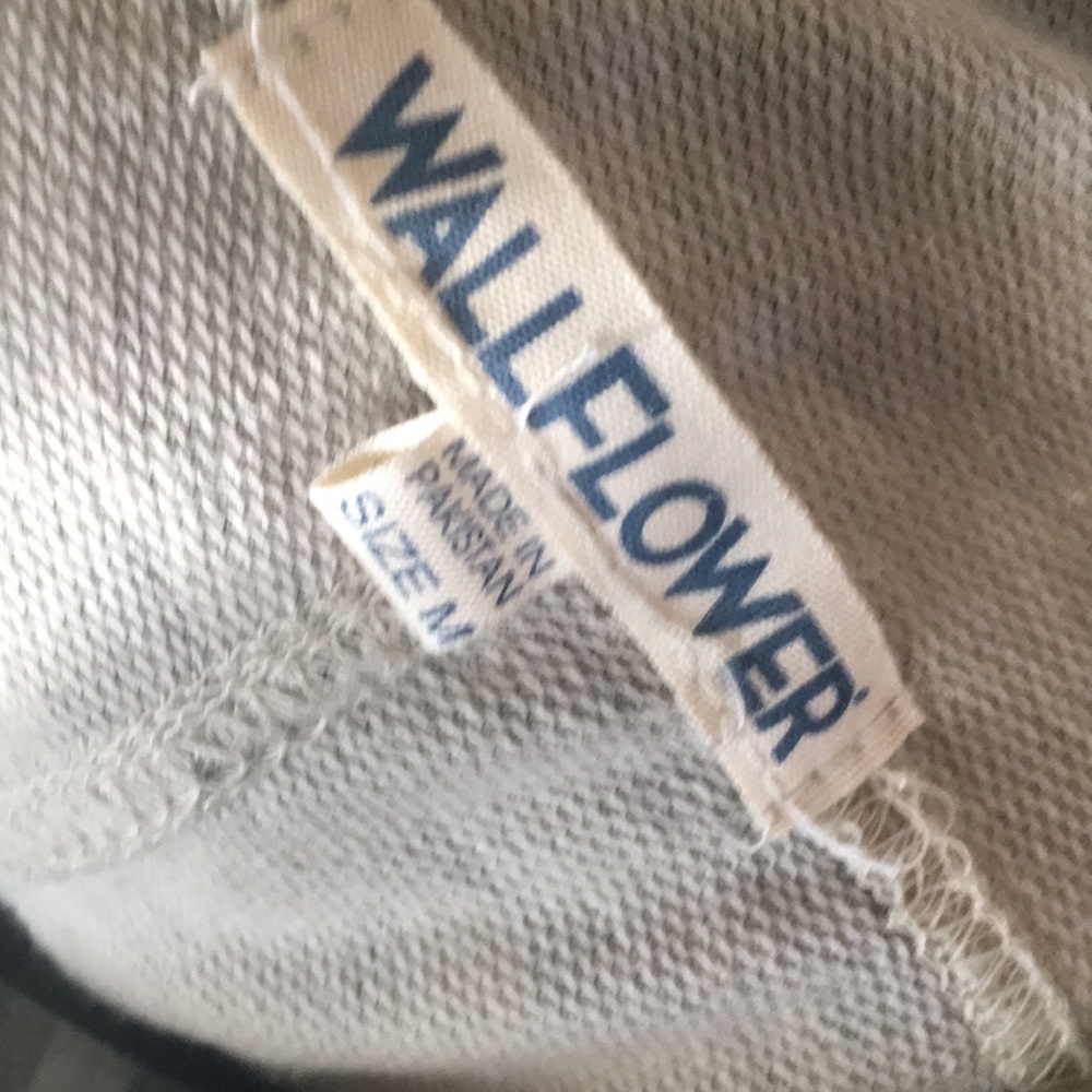 NWT wallflower camo bib overalls - Picture 10 of 12